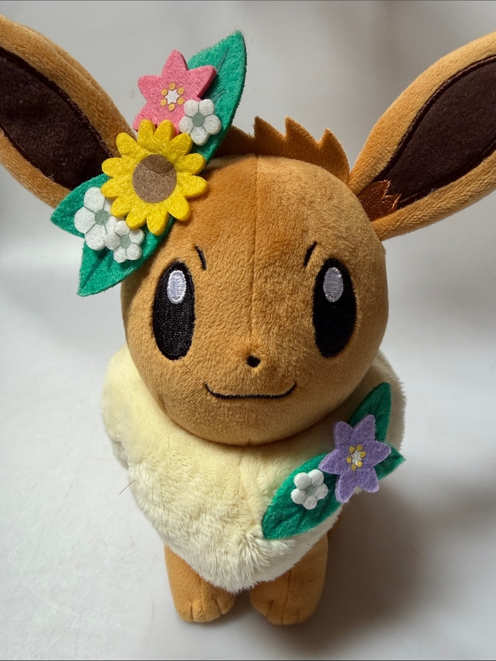 Pokémon Eevee Spring Flower Crown 8" Plush - Picture 1 of 7